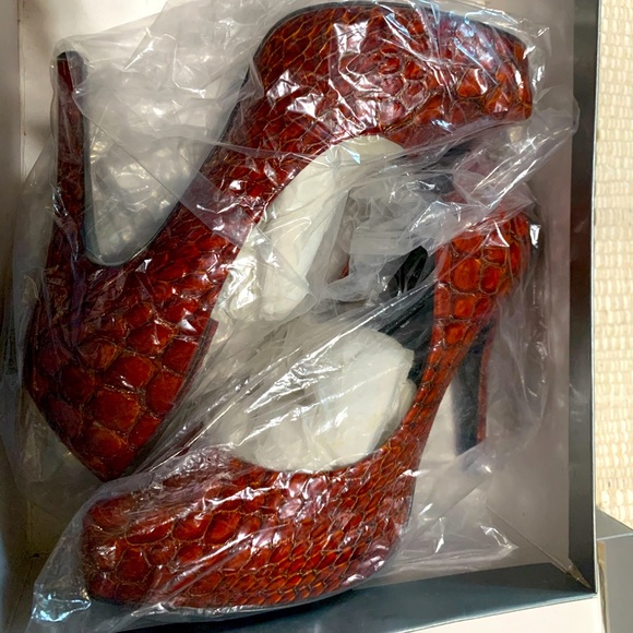 Jessica Simpson Leather Pumps - Picture 1 of 4